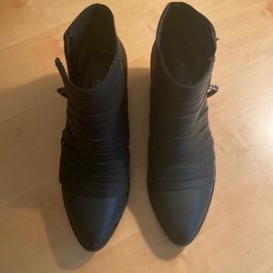Sam Edelman pointed ankle boots; Size 10